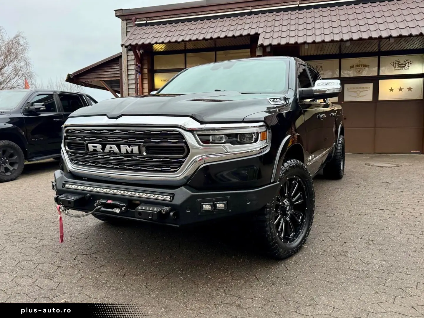 DODGE CLEAN CARFAX LIMITED PANO LUFT RAMBOX AHK NAVI