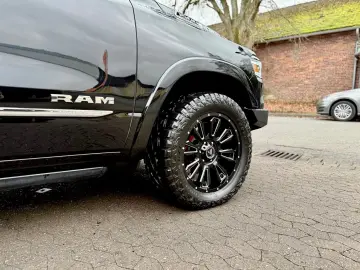 DODGE CLEAN CARFAX LIMITED PANO LUFT RAMBOX AHK NAVI