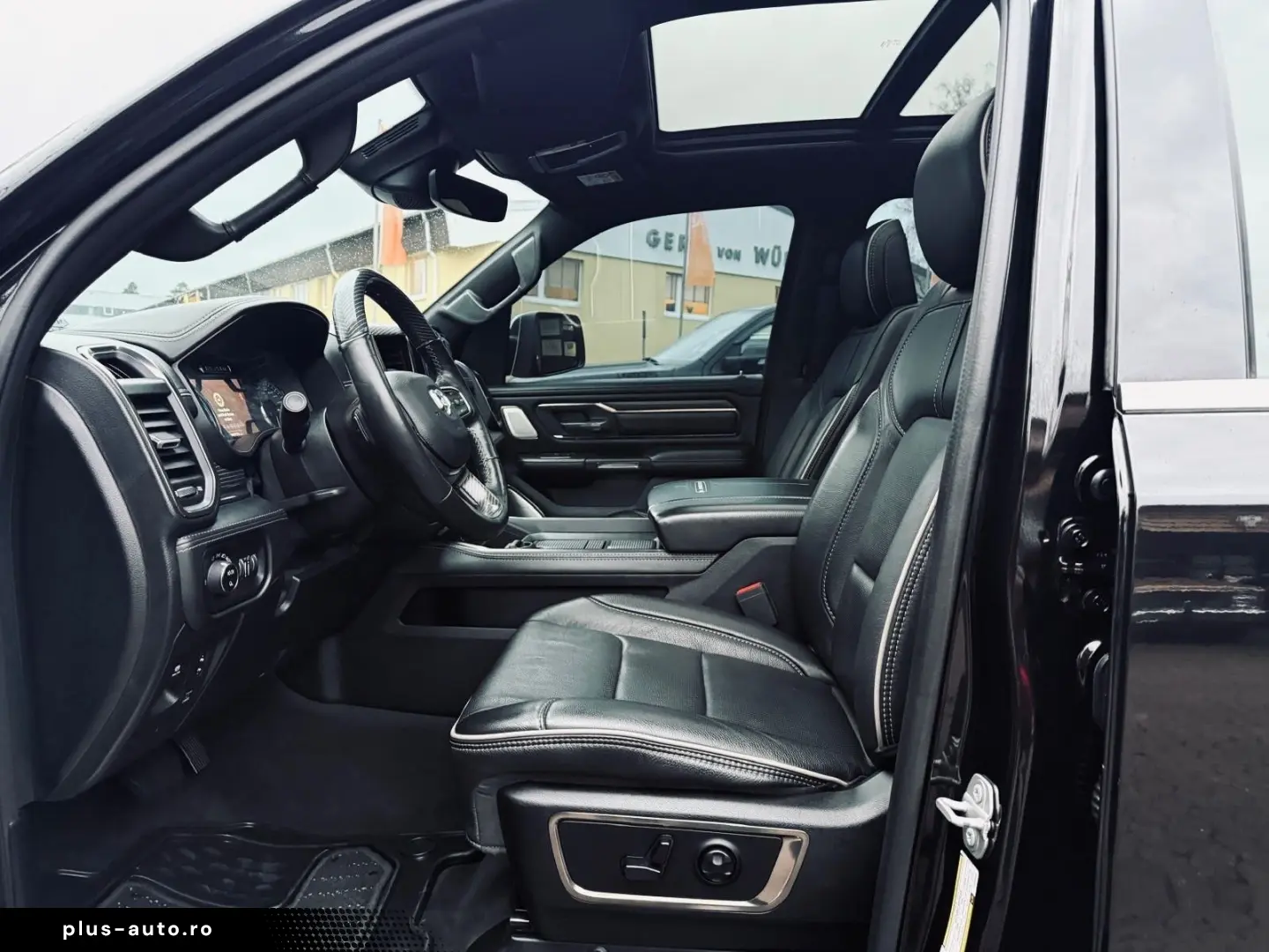 DODGE CLEAN CARFAX LIMITED PANO LUFT RAMBOX AHK NAVI