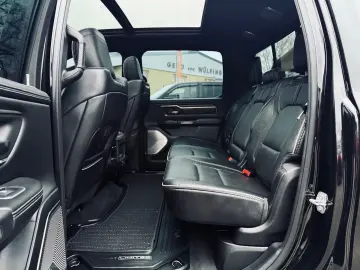 DODGE CLEAN CARFAX LIMITED PANO LUFT RAMBOX AHK NAVI