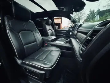 DODGE CLEAN CARFAX LIMITED PANO LUFT RAMBOX AHK NAVI