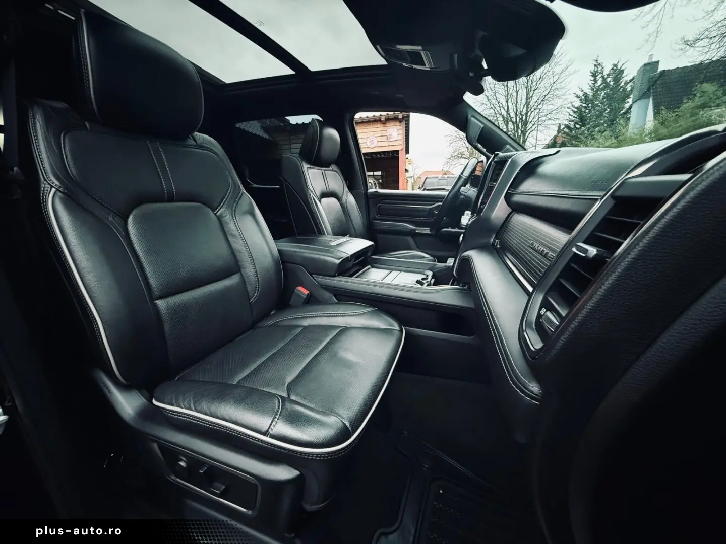 DODGE CLEAN CARFAX LIMITED PANO LUFT RAMBOX AHK NAVI