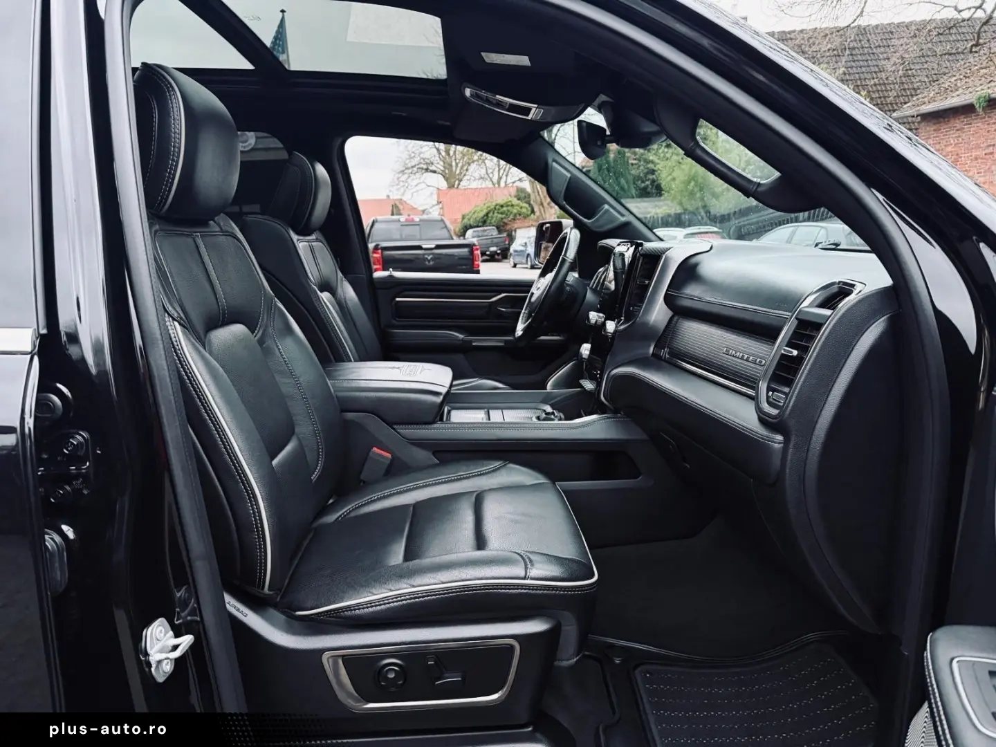 DODGE CLEAN CARFAX LIMITED PANO LUFT RAMBOX AHK NAVI