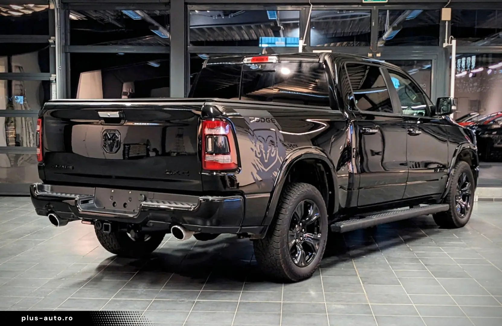 DODGE RAM 1500  Laramie Limited Night HEMI 5.7L   4x4