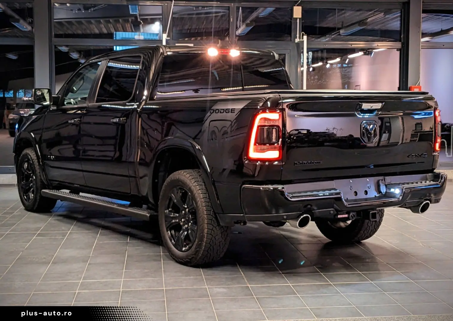 DODGE RAM 1500  Laramie Limited Night HEMI 5.7L   4x4