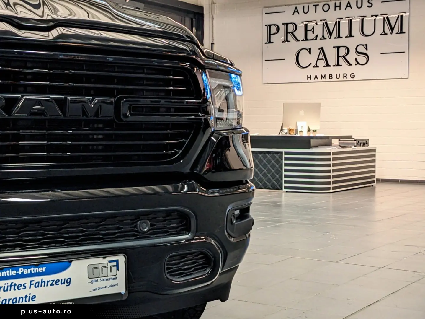 DODGE RAM 1500  Laramie Limited Night HEMI 5.7L   4x4