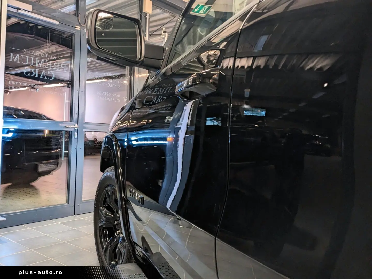 DODGE RAM 1500  Laramie Limited Night HEMI 5.7L   4x4