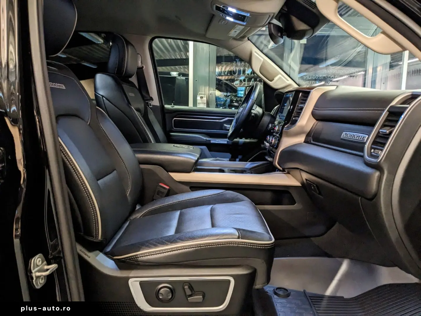 DODGE RAM 1500  Laramie Limited Night HEMI 5.7L   4x4