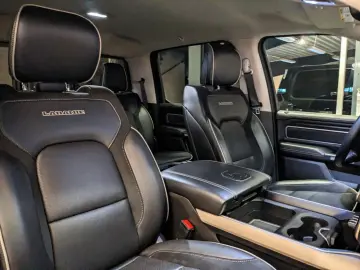 DODGE RAM 1500  Laramie Limited Night HEMI 5.7L   4x4