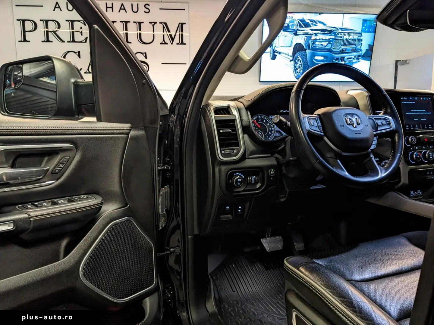 DODGE RAM 1500  Laramie Limited Night HEMI 5.7L   4x4