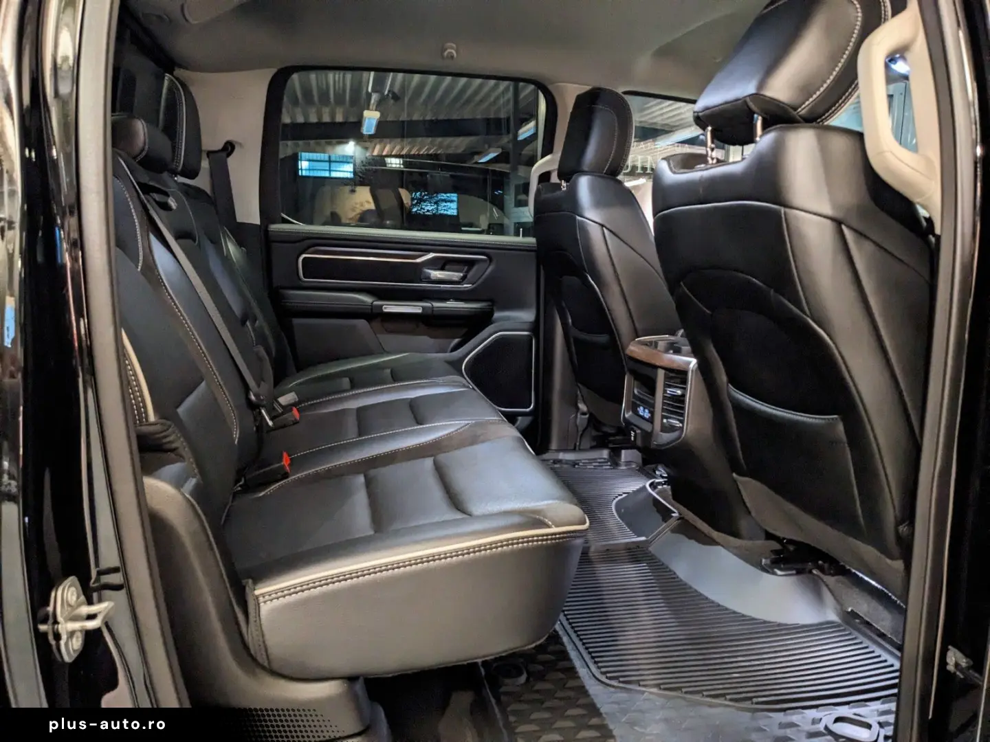 DODGE RAM 1500  Laramie Limited Night HEMI 5.7L   4x4