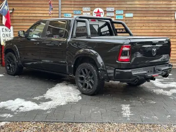 DODGE RAM 1500 Laramie 5.7L 12´´ Navi 4x4 LPG