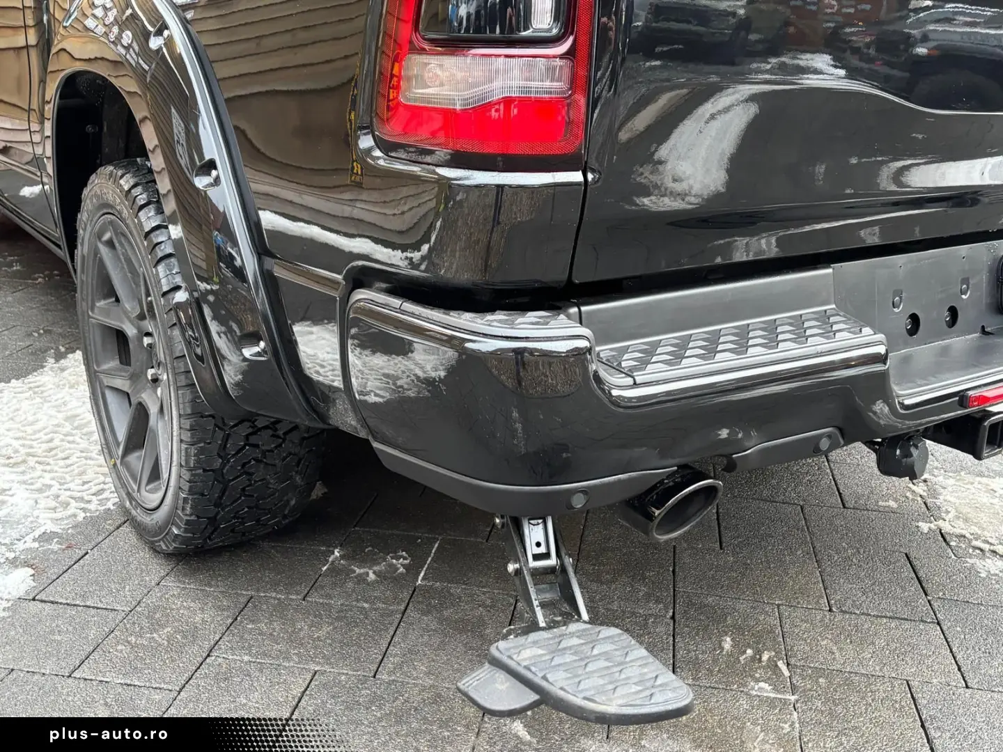 DODGE RAM 1500 Laramie 5.7L 12´´ Navi 4x4 LPG