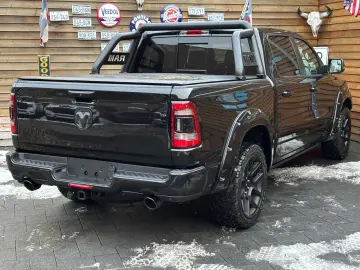 DODGE RAM 1500 Laramie 5.7L 12´´ Navi 4x4 LPG