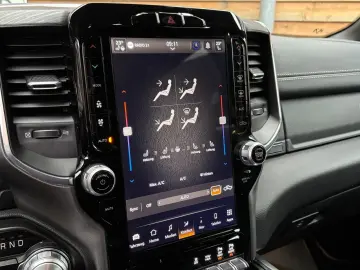 DODGE RAM 1500 Laramie 5.7L 12´´ Navi 4x4 LPG