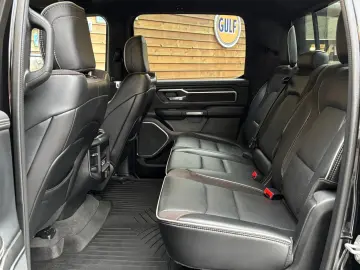 DODGE RAM 1500 Laramie 5.7L 12´´ Navi 4x4 LPG