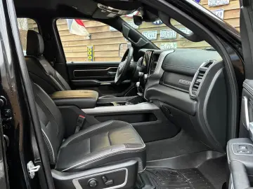 DODGE RAM 1500 Laramie 5.7L 12´´ Navi 4x4 LPG