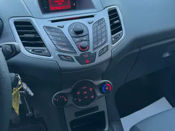 Ford Fiesta 2010 1.4