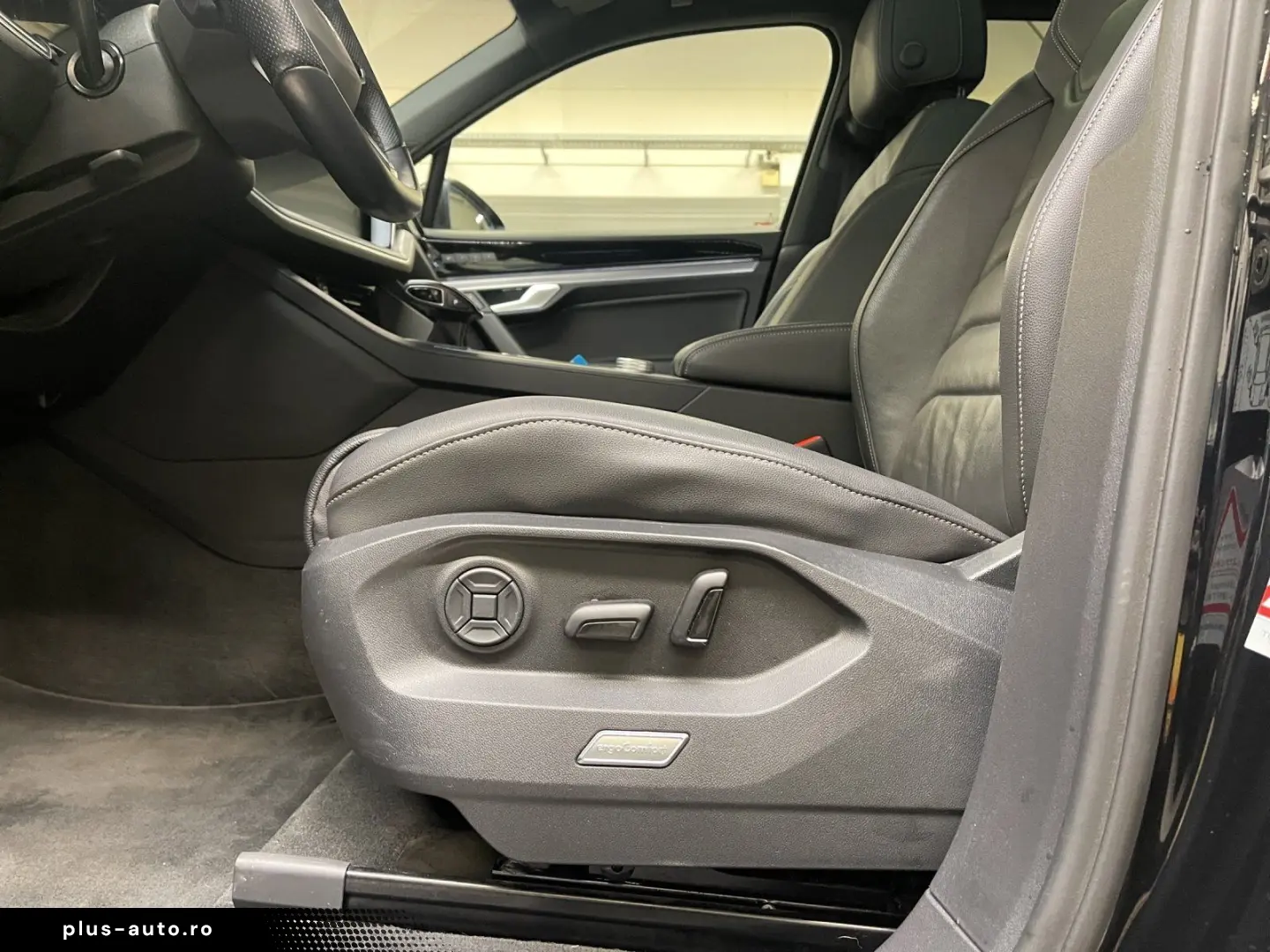 VW Touareg 3.0 V6 TDI 4Motion R-Line Pano R-Line LM