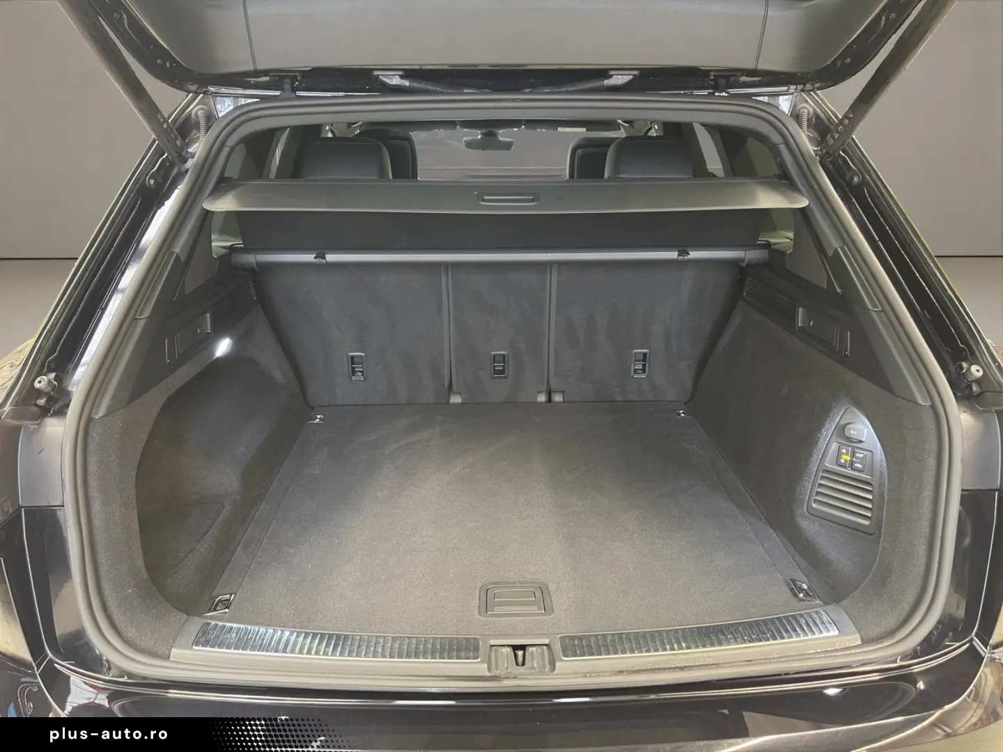 VW Touareg 3.0 V6 TDI 4Motion R-Line Pano R-Line LM