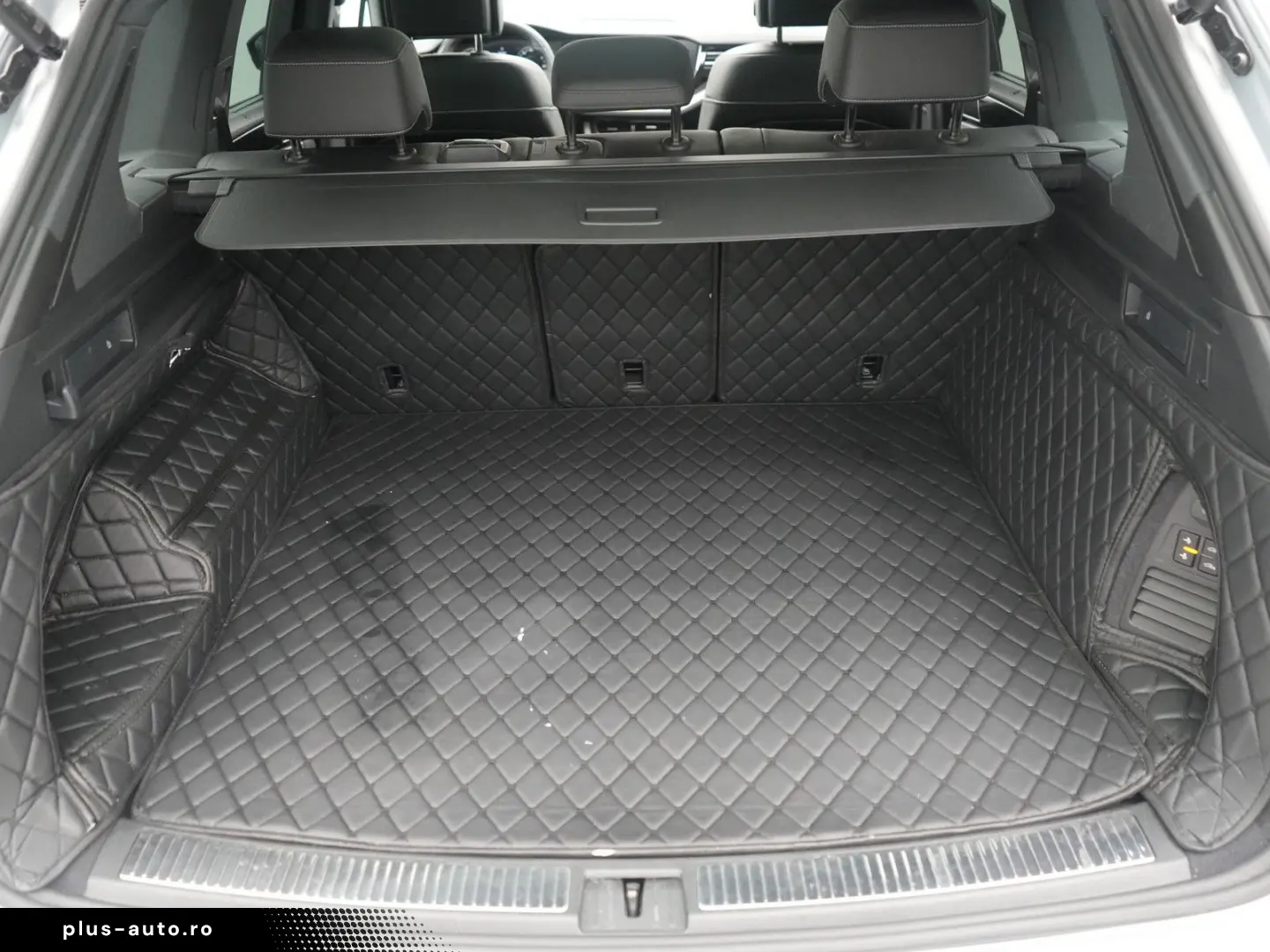 VW Touareg R-Line MASSAGE ACC DYNAUDIO NAVI VIRT