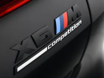 BMW X6 M Competition Sky Lounge Carbon Soft AHK TV