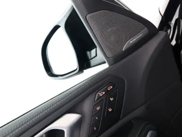 BMW X6 M Competition Sky Lounge Carbon Soft AHK TV