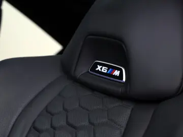 BMW X6 M Competition Sky Lounge Carbon Soft AHK TV