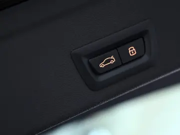 BMW X6 M Competition Sky Lounge Carbon Soft AHK TV