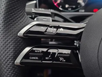 Mercedes-Benz E 200d AMG Burmester