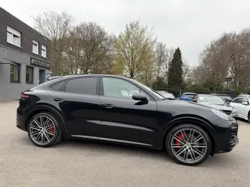 PORSCHE Cayenne Coupe GTS ACC HUD PDCC Massage STHZ