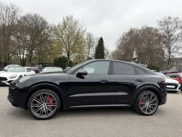 PORSCHE Cayenne Coupe GTS ACC HUD PDCC Massage STHZ