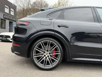 PORSCHE Cayenne Coupe GTS ACC HUD PDCC Massage STHZ