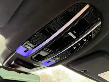 PORSCHE Cayenne Coupe GTS ACC HUD PDCC Massage STHZ