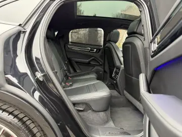 PORSCHE Cayenne Coupe GTS ACC HUD PDCC Massage STHZ