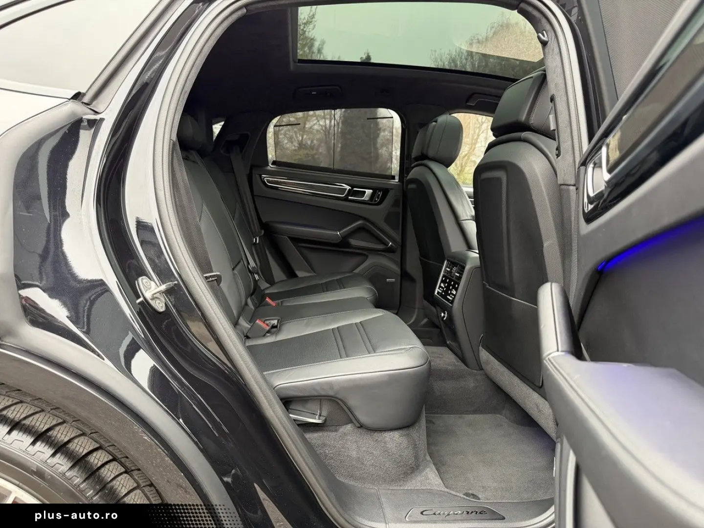 PORSCHE Cayenne Coupe GTS ACC HUD PDCC Massage STHZ