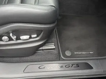 PORSCHE Cayenne Coupe GTS ACC HUD PDCC Massage STHZ