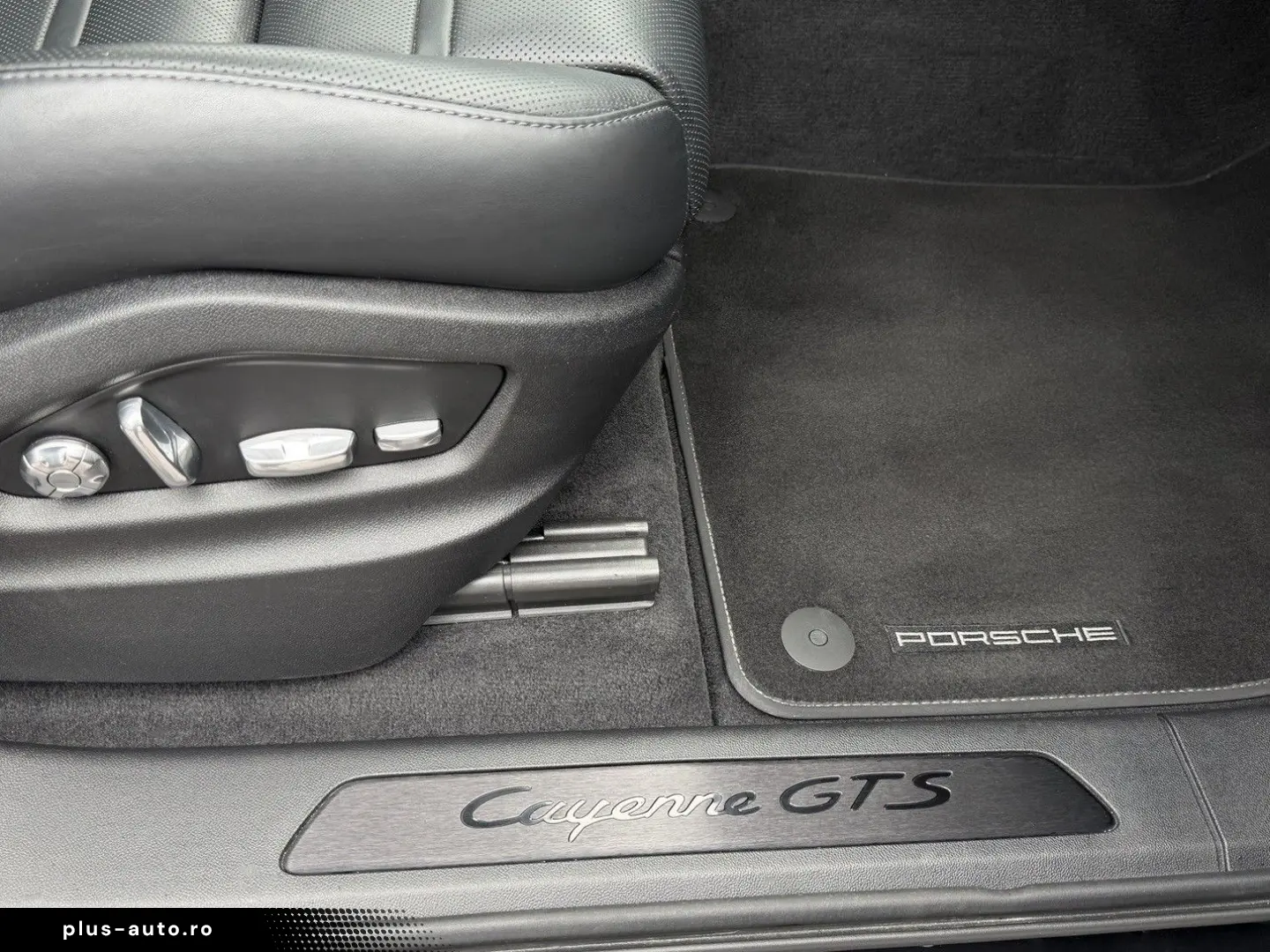 PORSCHE Cayenne Coupe GTS ACC HUD PDCC Massage STHZ