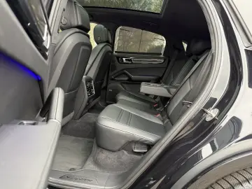 PORSCHE Cayenne Coupe GTS ACC HUD PDCC Massage STHZ