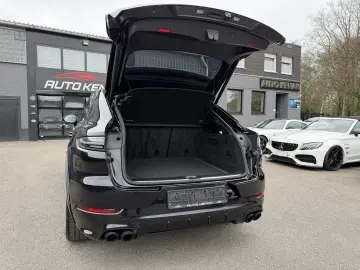 PORSCHE Cayenne Coupe GTS ACC HUD PDCC Massage STHZ