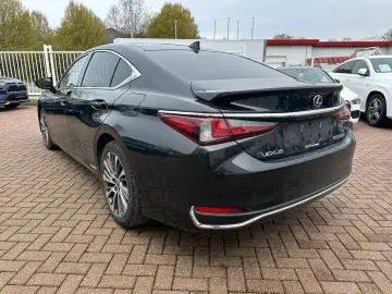 LEXUS ES 300h Explore Led 1.Hand Scheckheft Leder
