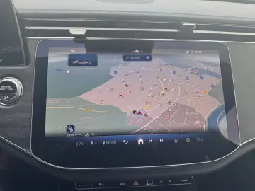 Mercedes-Benz E 200 AMG