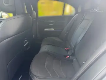 Mercedes-Benz E 200 AMG