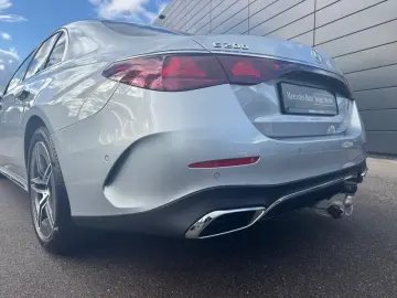 Mercedes-Benz E 200 AMG