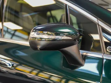 MERCEDES-BENZ EQE 500 4M AMG Line Premium Plus HYPERSCREEN