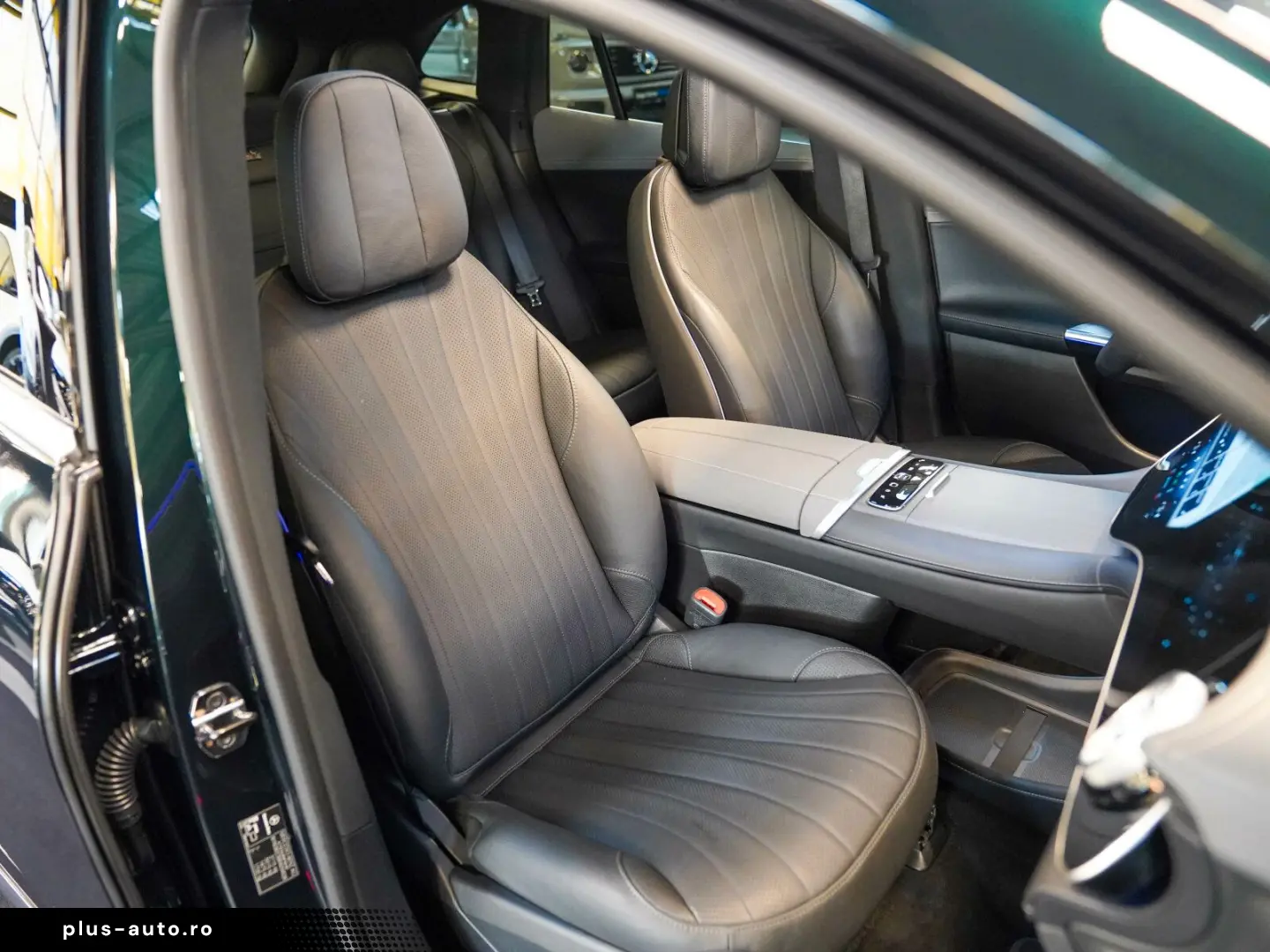 MERCEDES-BENZ EQE 500 4M AMG Line Premium Plus HYPERSCREEN