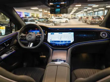 MERCEDES-BENZ EQE 500 4M AMG Line Premium Plus HYPERSCREEN