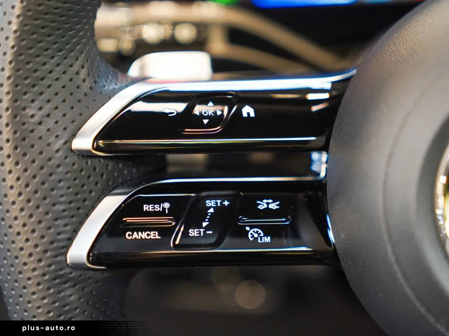 MERCEDES-BENZ EQE 500 4M AMG Line Premium Plus HYPERSCREEN