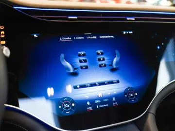 MERCEDES-BENZ EQE 500 4M AMG Line Premium Plus HYPERSCREEN