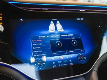 MERCEDES-BENZ EQE 500 4M AMG Line Premium Plus HYPERSCREEN